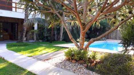 GREAT RES.POOL, AIR COND.UP TO 14 PEOPLE, COND. FEW METERS FROM THE BEACH