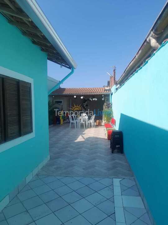 House for vacation rental in Praia Grande (Vila Mar)