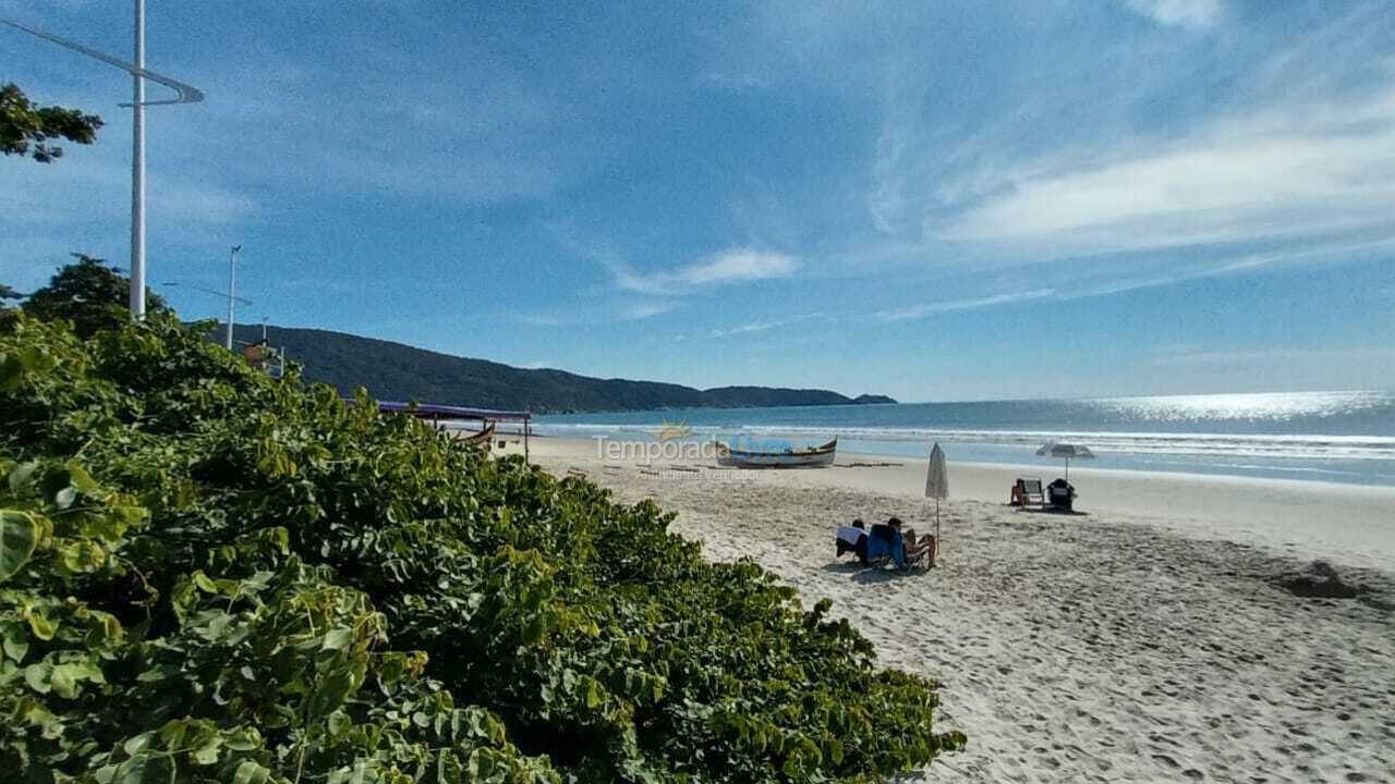 Casa para alquiler de vacaciones em Bombinhas (Praia de Bombas)