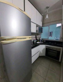 Boqueirão, Wi-Fi and air conditioning, 1 bedroom with elevator, sleeps 6, covered parking space.