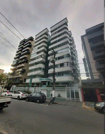 Boqueirão, Wi-Fi and air conditioning, 1 bedroom with elevator, sleeps 6, covered parking space.