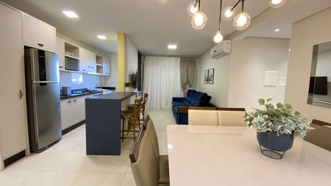 Apartamento com 3 dormitórios com vista para o mar, Mariscal