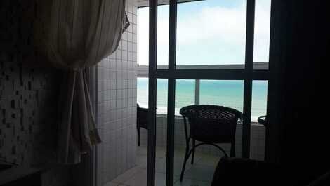 Beautiful apartment facing the sea