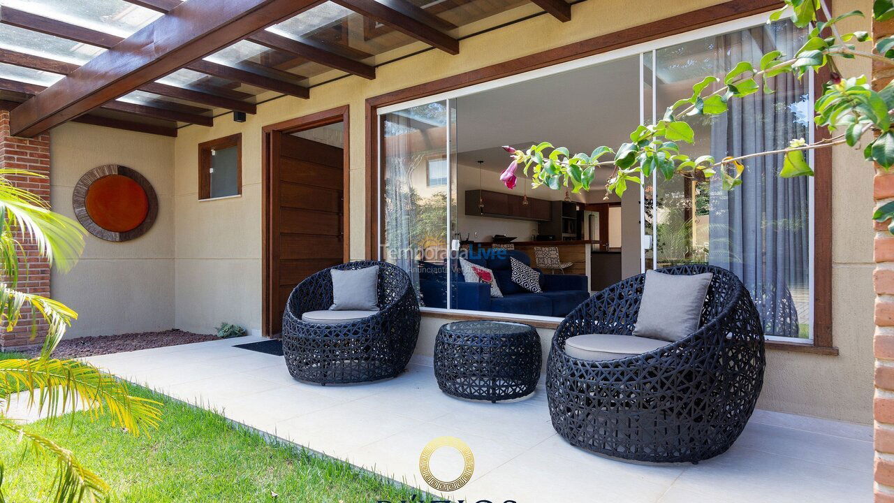 Casa para aluguel de temporada em Armação dos Búzios (Praia de Manguinhos)