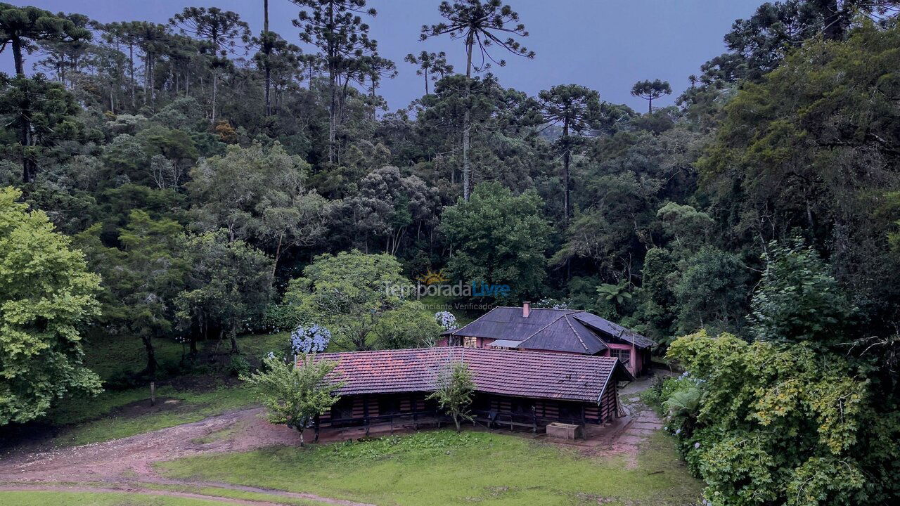 Casa para aluguel de temporada em Campos do Jordão (Descansopolis)