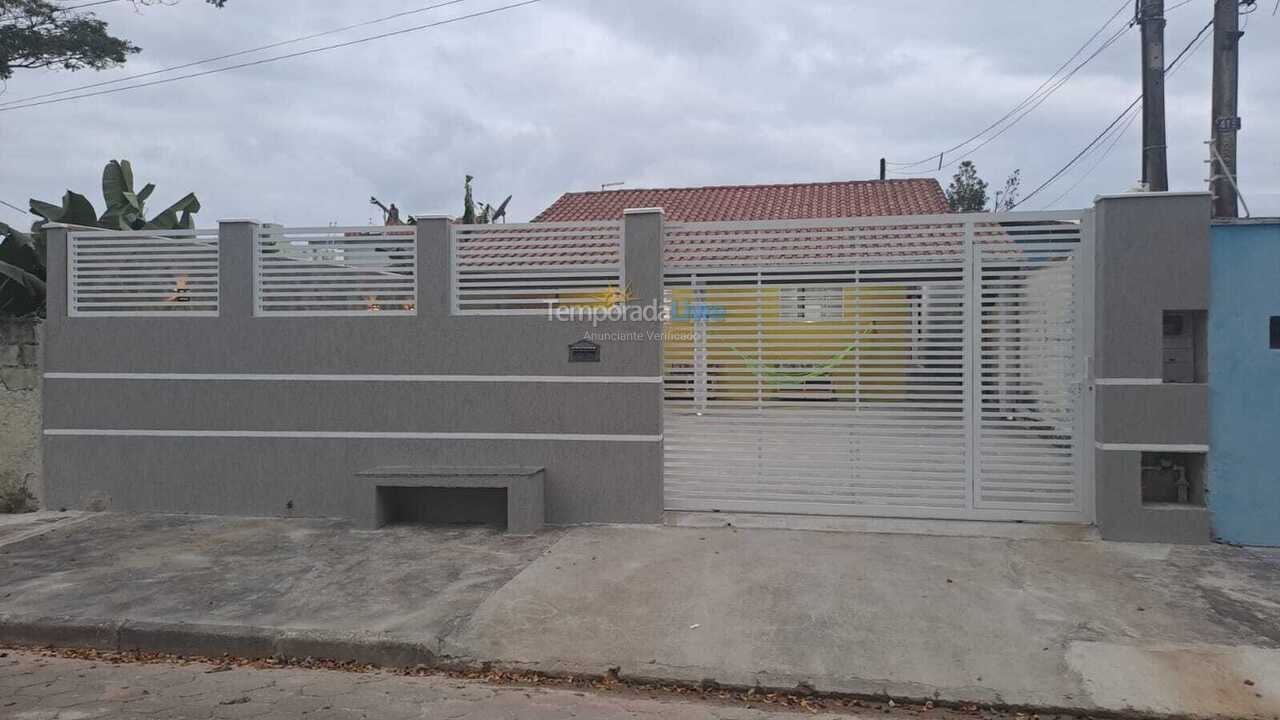 Casa para aluguel de temporada em Caraguatatuba (Aruan)