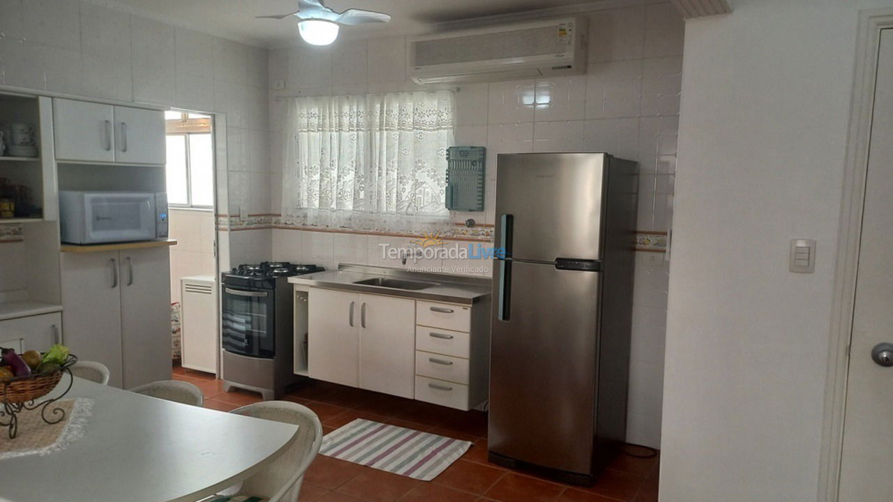 Apartamento para aluguel de temporada em Guarujá (Enseada)