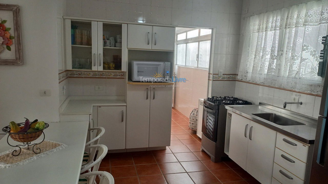 Apartamento para aluguel de temporada em Guarujá (Enseada)