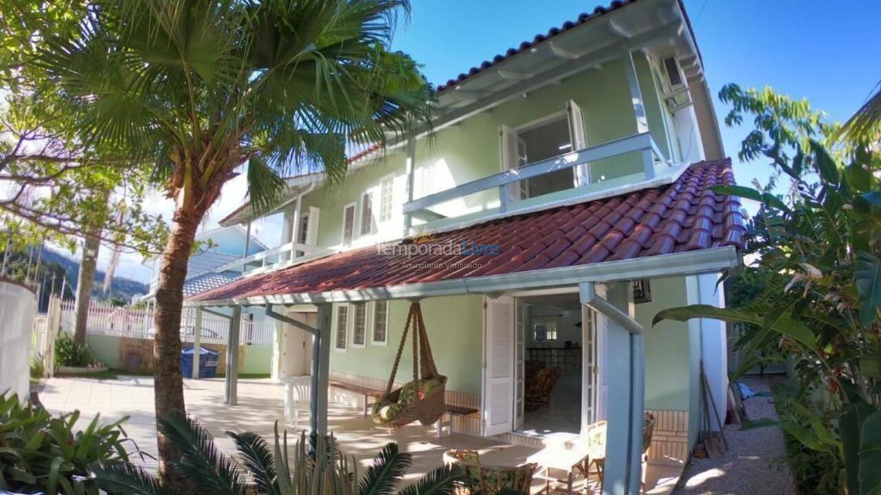 Casa para alquiler de vacaciones em Governador Celso Ramos (Praia de Palmas)