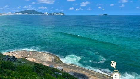 Apto Brand New Guarujá 4 minutes from the SeaPools, Netflix and WiFi