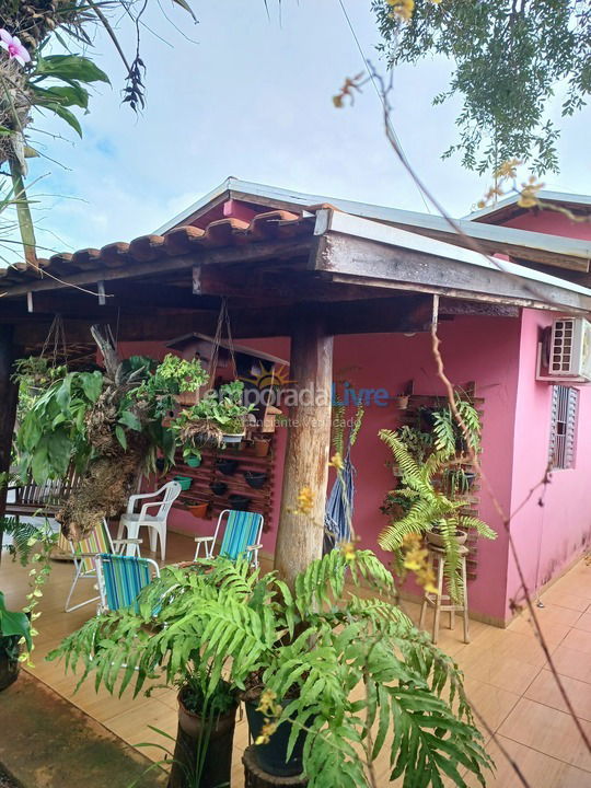 Casa para aluguel de temporada em Bonito (Bairro Tarumã Hípica Park)