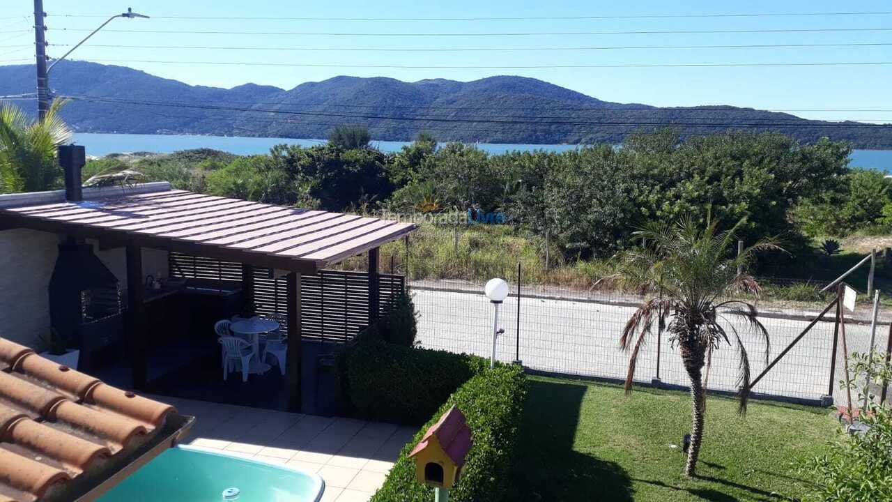 House for vacation rental in Palhoça (Praia do Sonho)