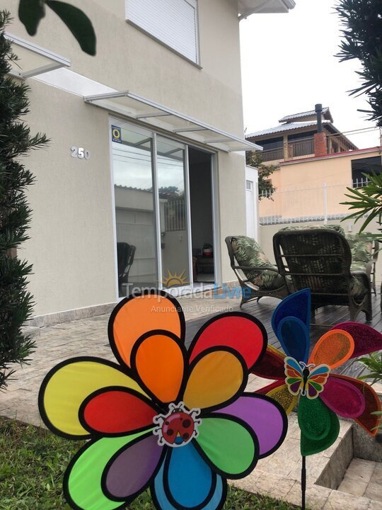 Casa para aluguel de temporada em Florianopolis (Canasvieiras)