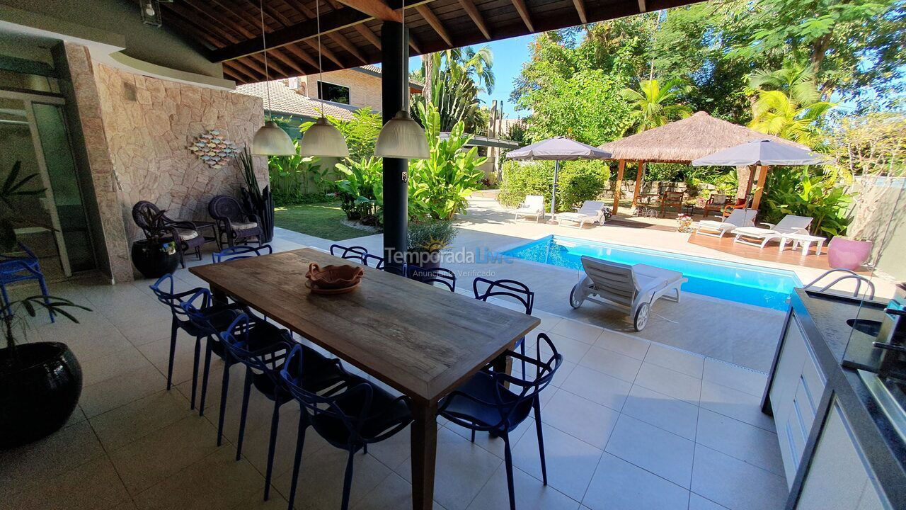 Casa para aluguel de temporada em Ubatuba (Praia do Lázaro)