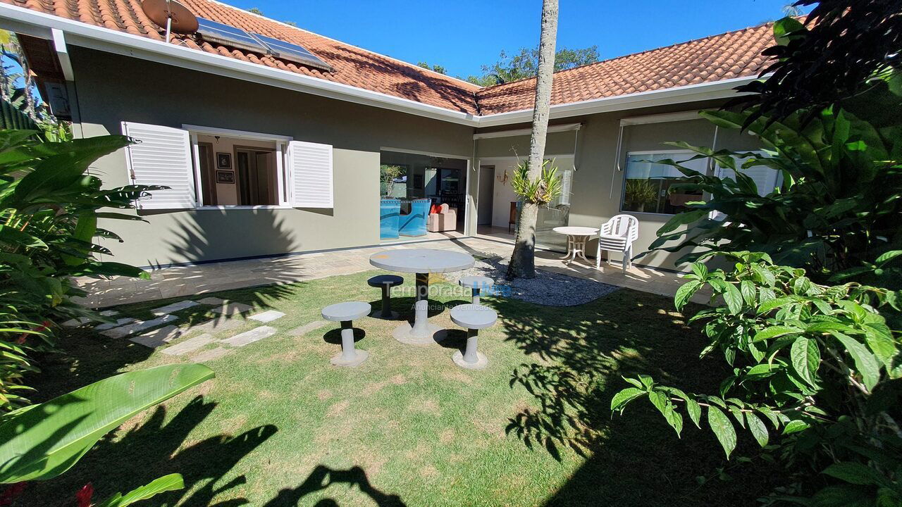 Casa para aluguel de temporada em Ubatuba (Praia do Lázaro)