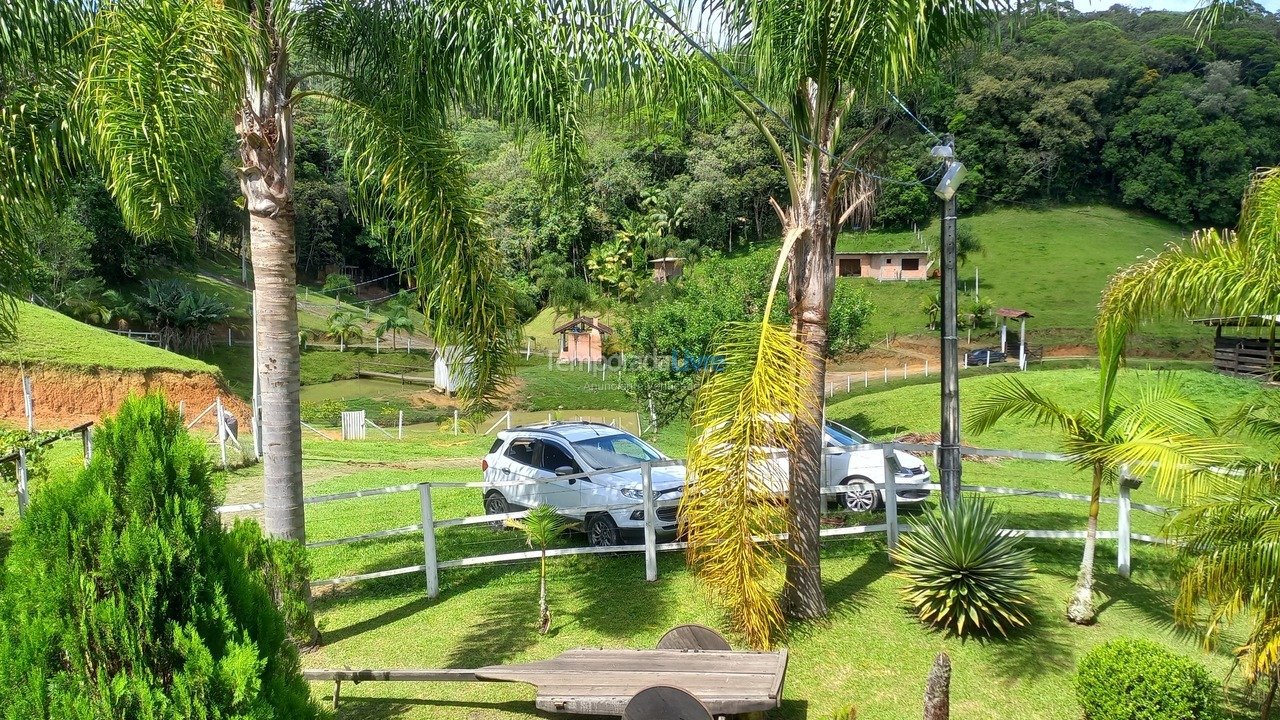 Ranch for vacation rental in águas Mornas (Rio Miguel)