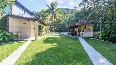 CASA DE ALTO ESTÁNDAR A 100 METROS DE LA PLAYA