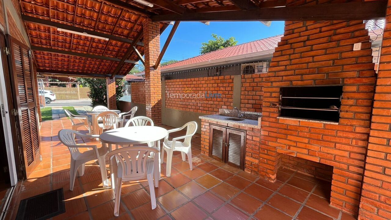 Casa para aluguel de temporada em Florianopolis (Praia dos Ingleses)