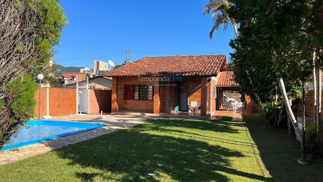 Casa para aluguel de temporada em Florianopolis (Praia dos Ingleses)