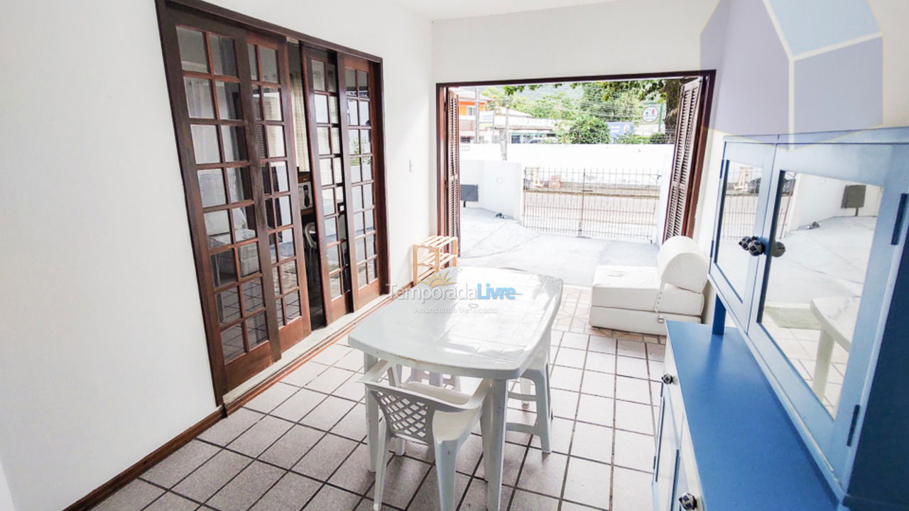 Casa para aluguel de temporada em Florianópolis (Cachoeira do Bom Jesus)