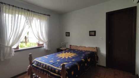 Beautiful house with large patio for 10 people in Canto Grande