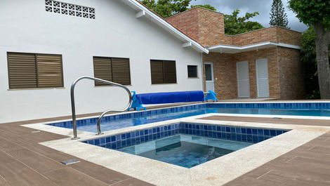 Casa de Alto Padrão em Garopaba com Piscina