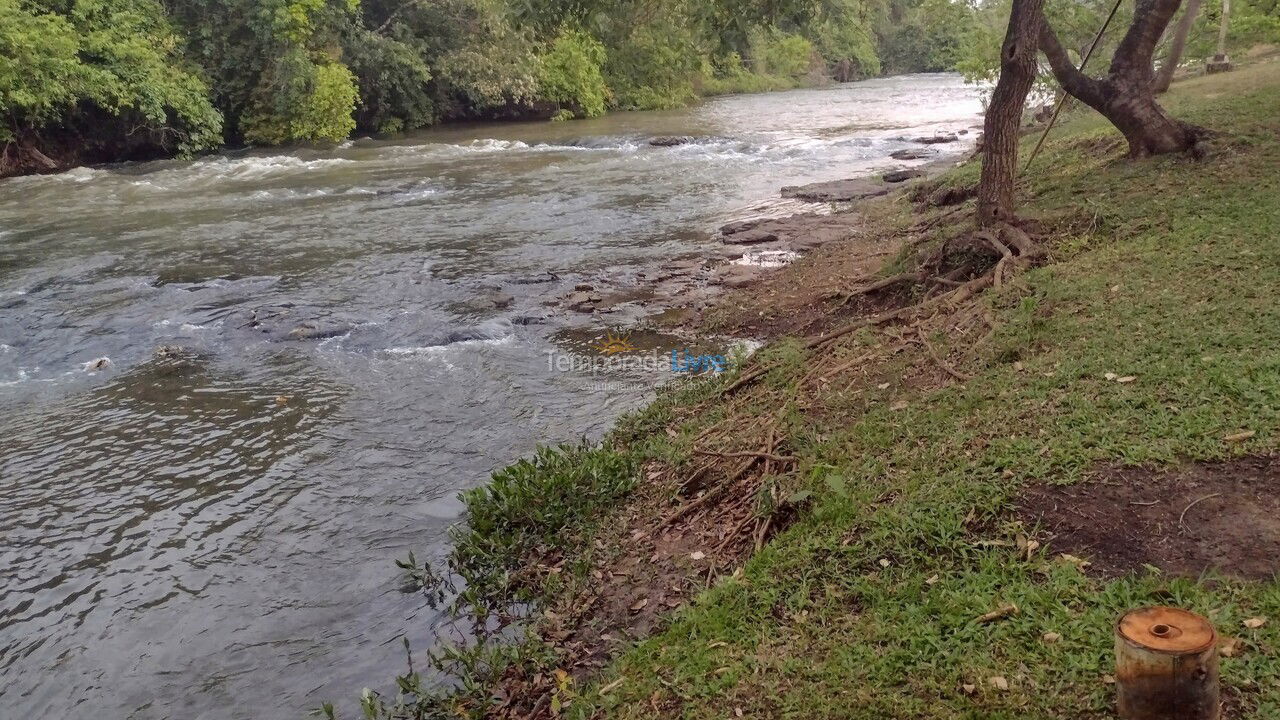 Granja para alquiler de vacaciones em Reginópolis (Palmital)
