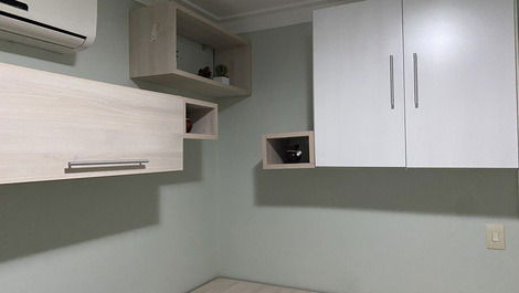 DIFFERENTIATED APARTMENT, BOMBINHAS, 4 air, wi-fi, 80 meters beach - mg203