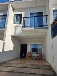 Beautiful Semi-Detached with Ac in the suite, Wi-Fi, + 2 bedrooms, barbecue