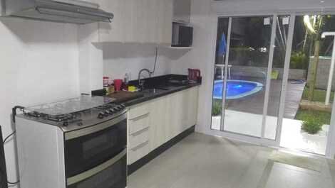 Holiday homes rental with 5 bedrooms and swimming pool, Canto Grande