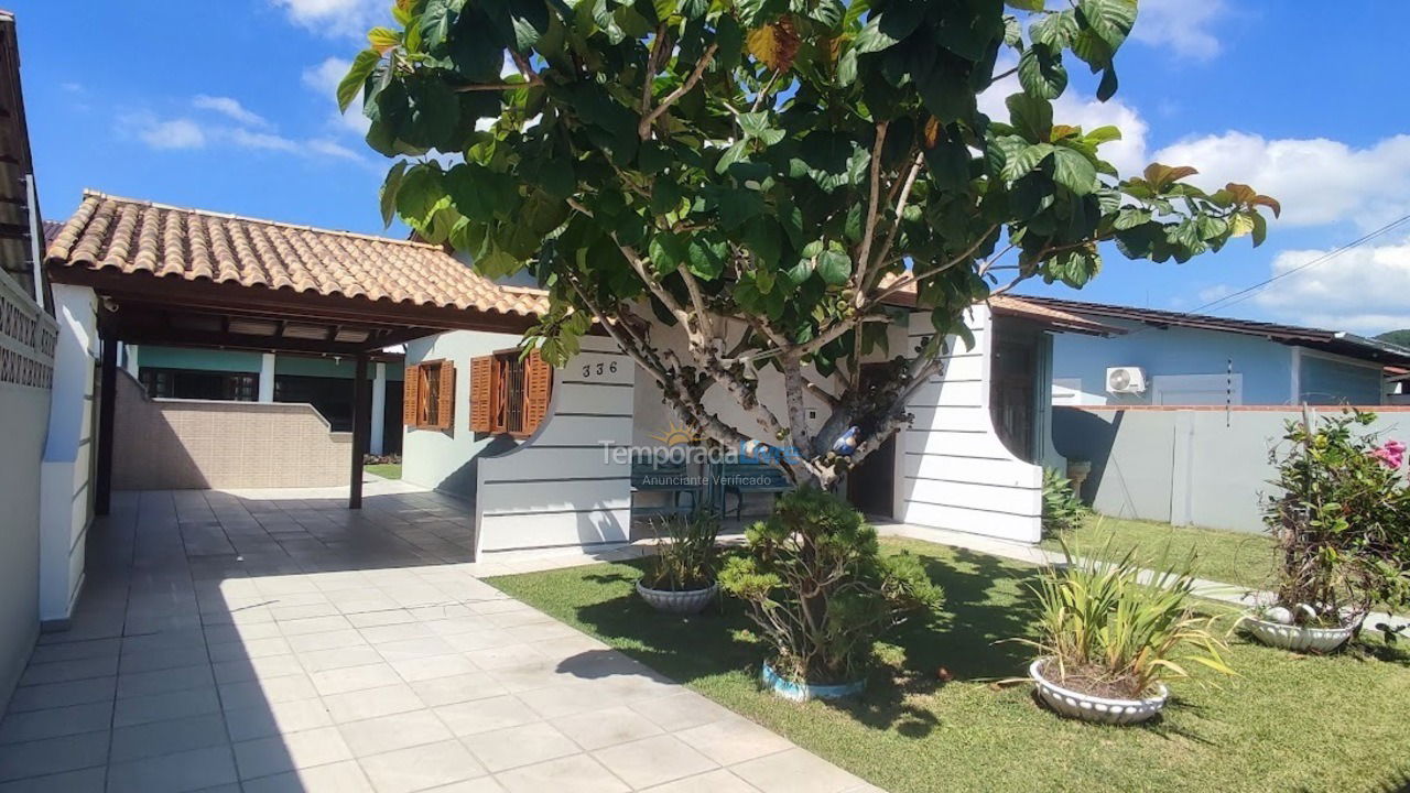 Casa para aluguel de temporada em Florianopolis (Canasvieiras)