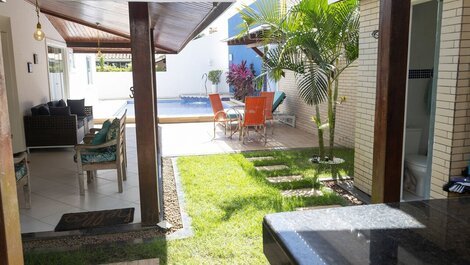 Casa con piscina, en Condominio Paraíso, Guarajuba BA