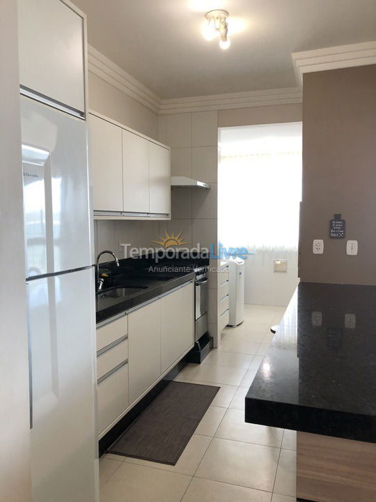 Apartamento para aluguel de temporada em Itapema (Meia Praia)