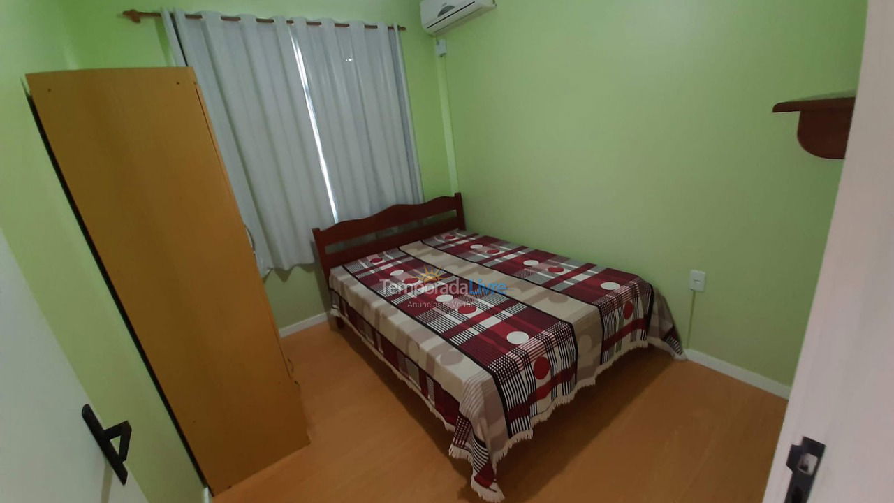 Apartamento para alquiler de vacaciones em Governador Celso Ramos (Praia de Palmas)