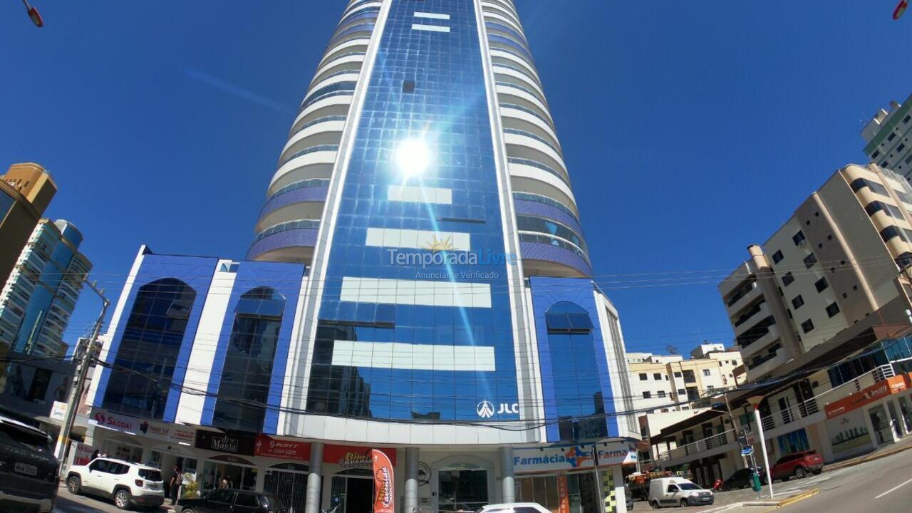 Apartamento para aluguel de temporada em Itapema (Meia Praia)