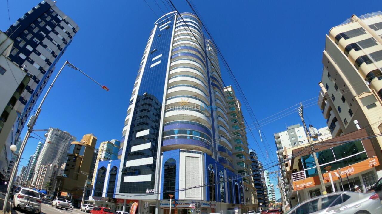 Apartamento para aluguel de temporada em Itapema (Meia Praia)