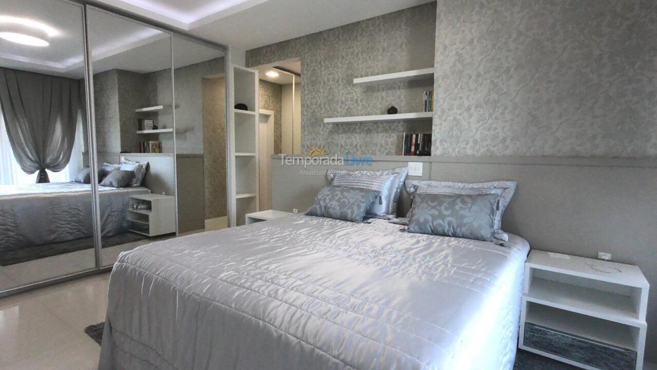 Apartamento para aluguel de temporada em Itapema (Meia Praia)