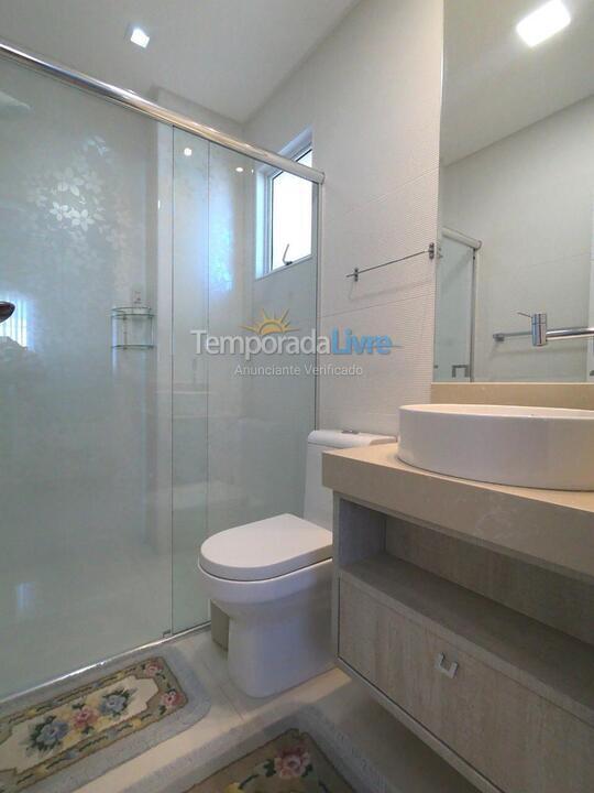 Apartamento para aluguel de temporada em Itapema (Meia Praia)