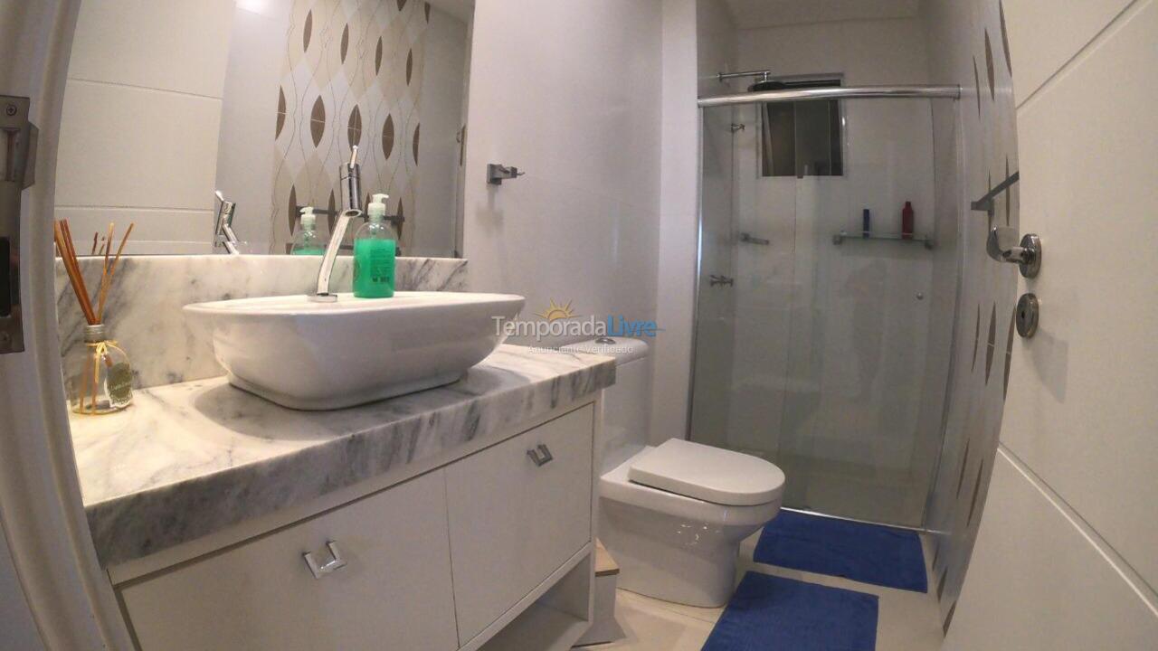 Apartamento para aluguel de temporada em Itapema (Meia Praia)