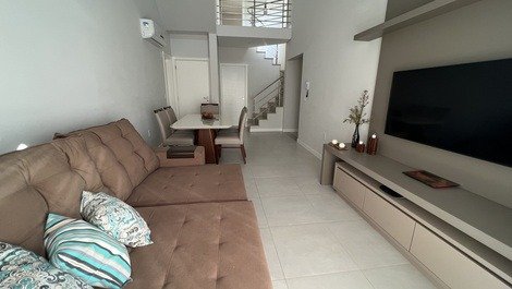 Beautiful Duplex in Praia de Mariscal with 02 suites