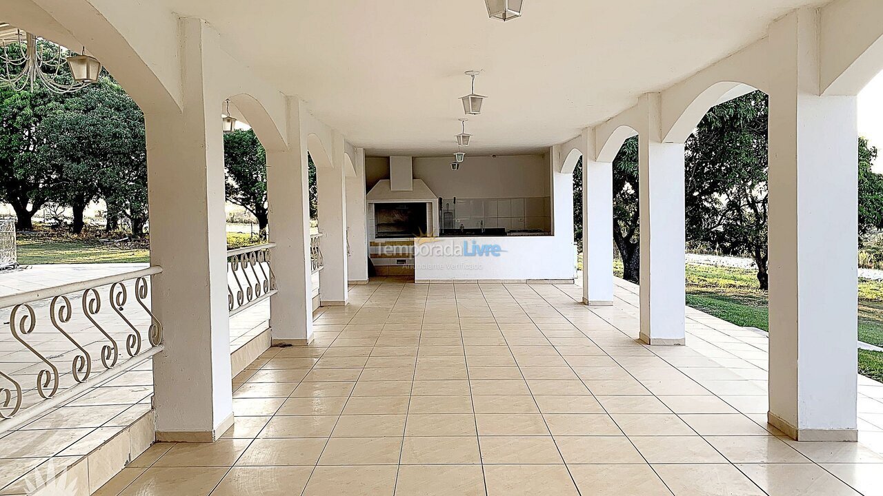 Casa para alquiler de vacaciones em Elias Fausto (Vila Cachoeirinha)