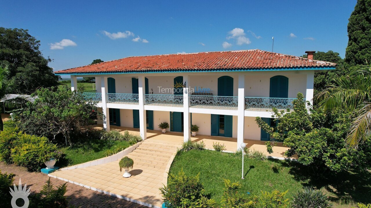 Casa para alquiler de vacaciones em Elias Fausto (Vila Cachoeirinha)