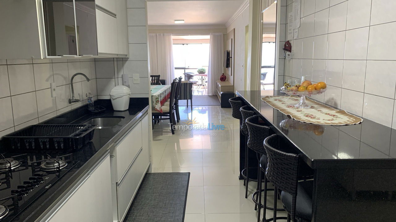 Apartamento para aluguel de temporada em Itapema (Meia Praia)