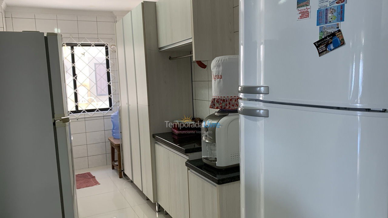 Apartamento para aluguel de temporada em Itapema (Meia Praia)
