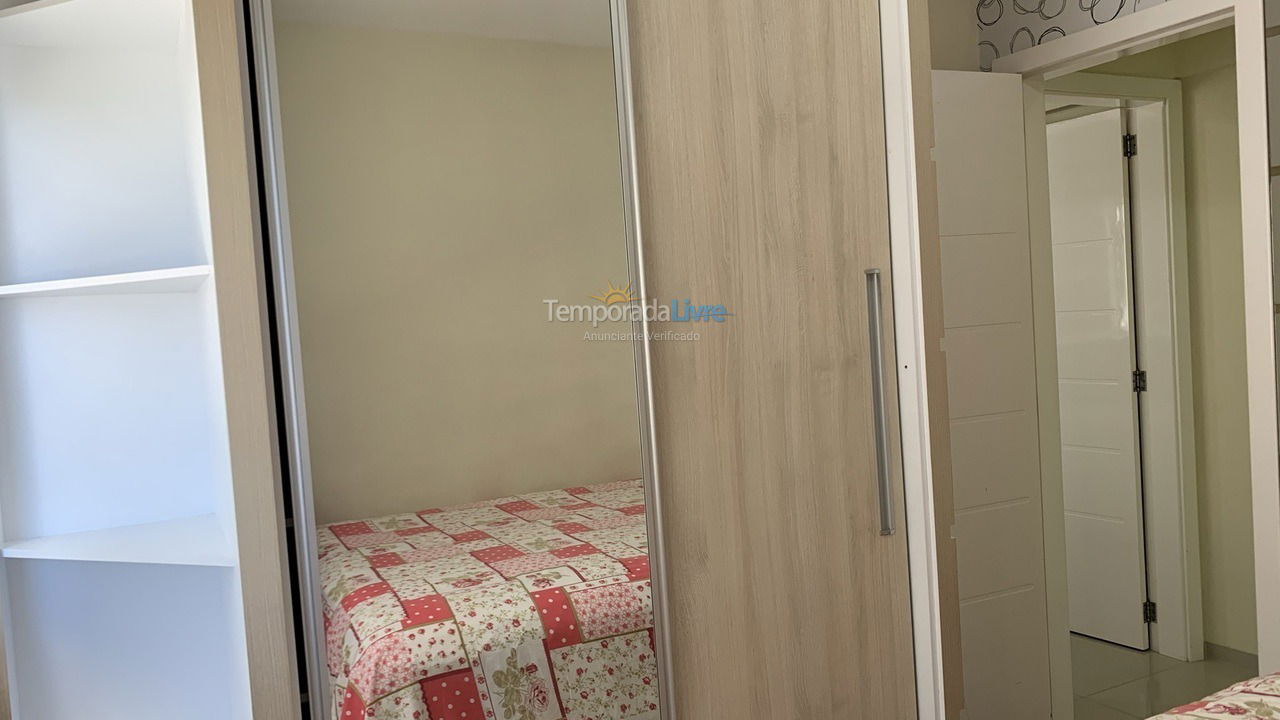 Apartamento para aluguel de temporada em Itapema (Meia Praia)