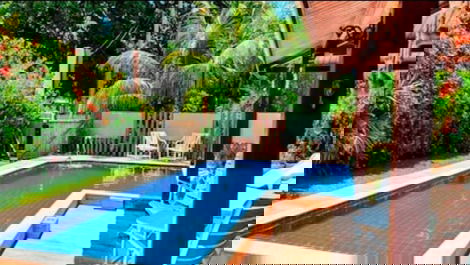 Casa com piscina em Camaçari Praia de Guarajuba - Muito próxima ao mar