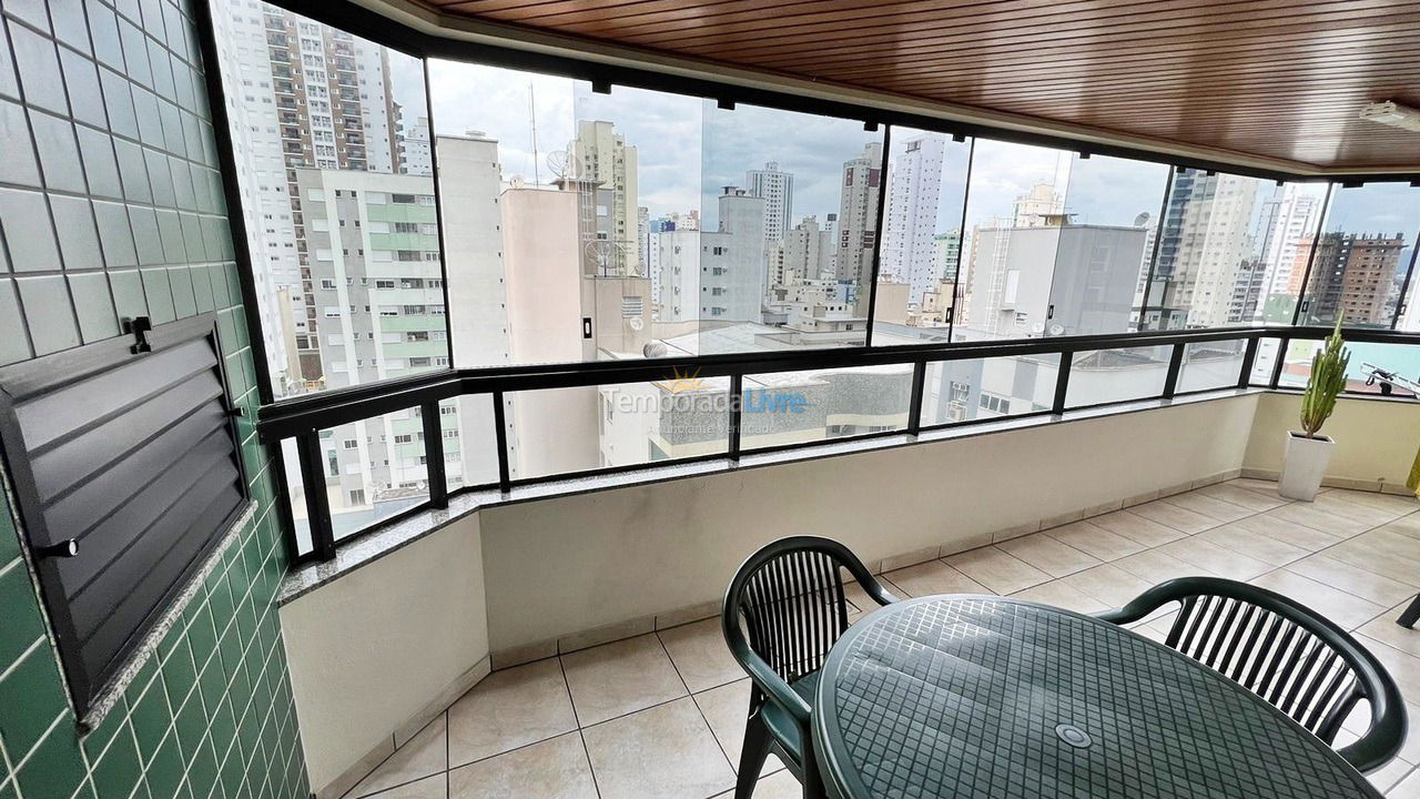 Apartamento para aluguel de temporada em Balneário Camboriú (Praia Central)