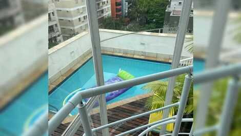 Ático con piscina de temporada en Guarujá (Jardim Enseada)