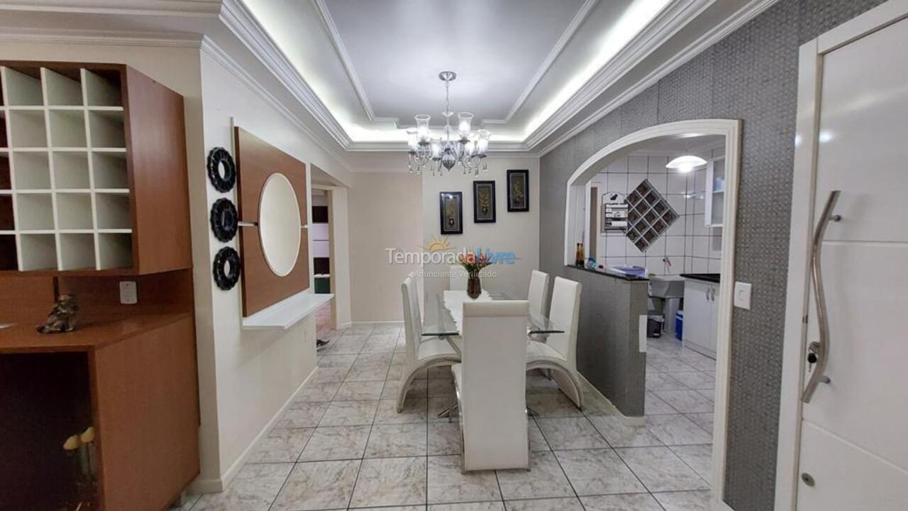 Apartamento para aluguel de temporada em Itapema (Meia Praia)