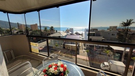 Apartment with beautiful sea view in Bombas